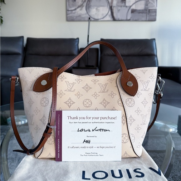 Authentic LV Hina PM Leather Handbag - Picture 8 of 8